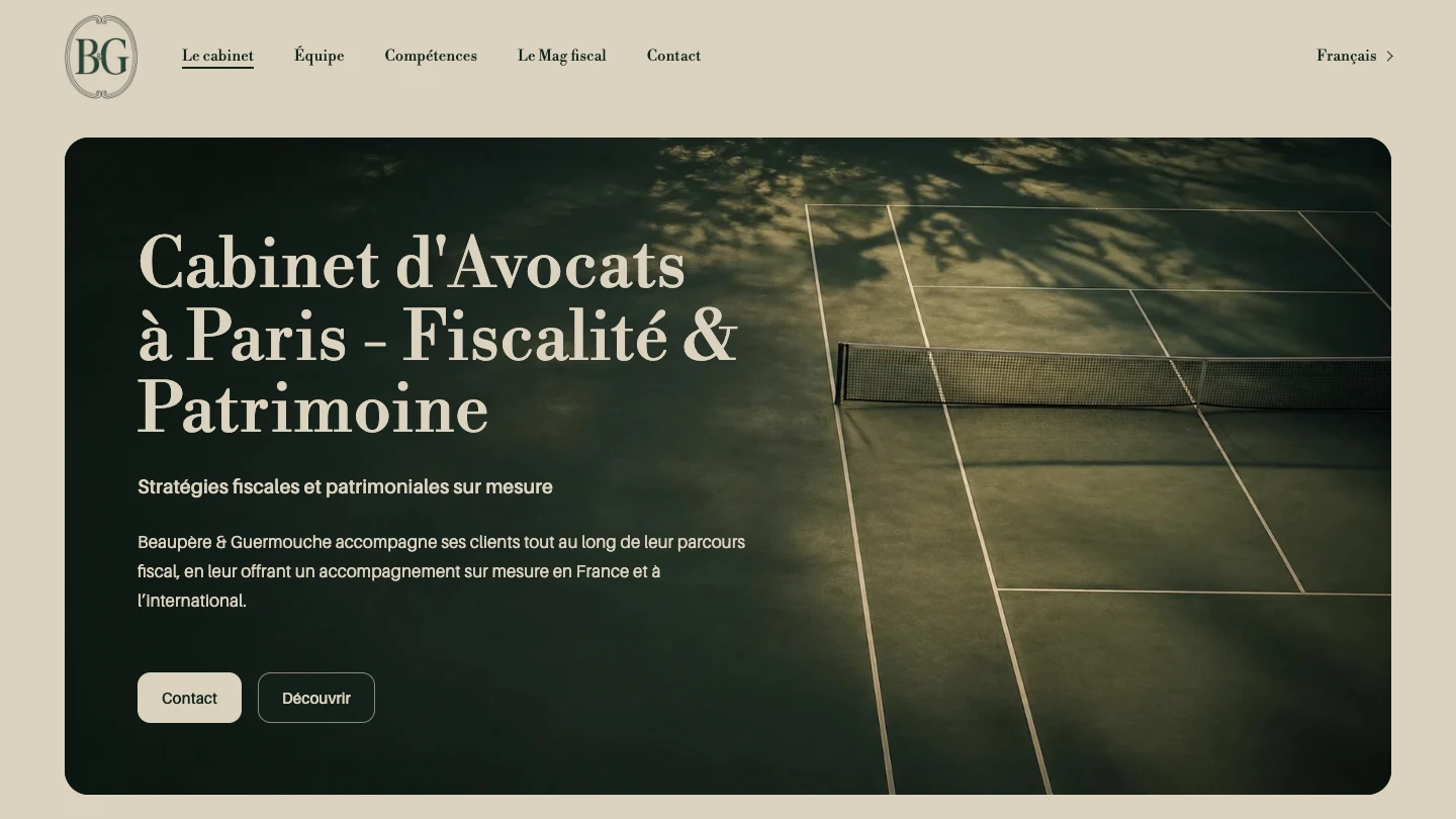 Page d’accueil de BG Avocats sur ordinateur : identité vert profond et beige, présentation du cabinet et accès aux expertises.